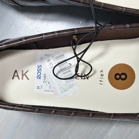 Anne Klein NWT size 8 flats/loafers - Picture 10 of 11